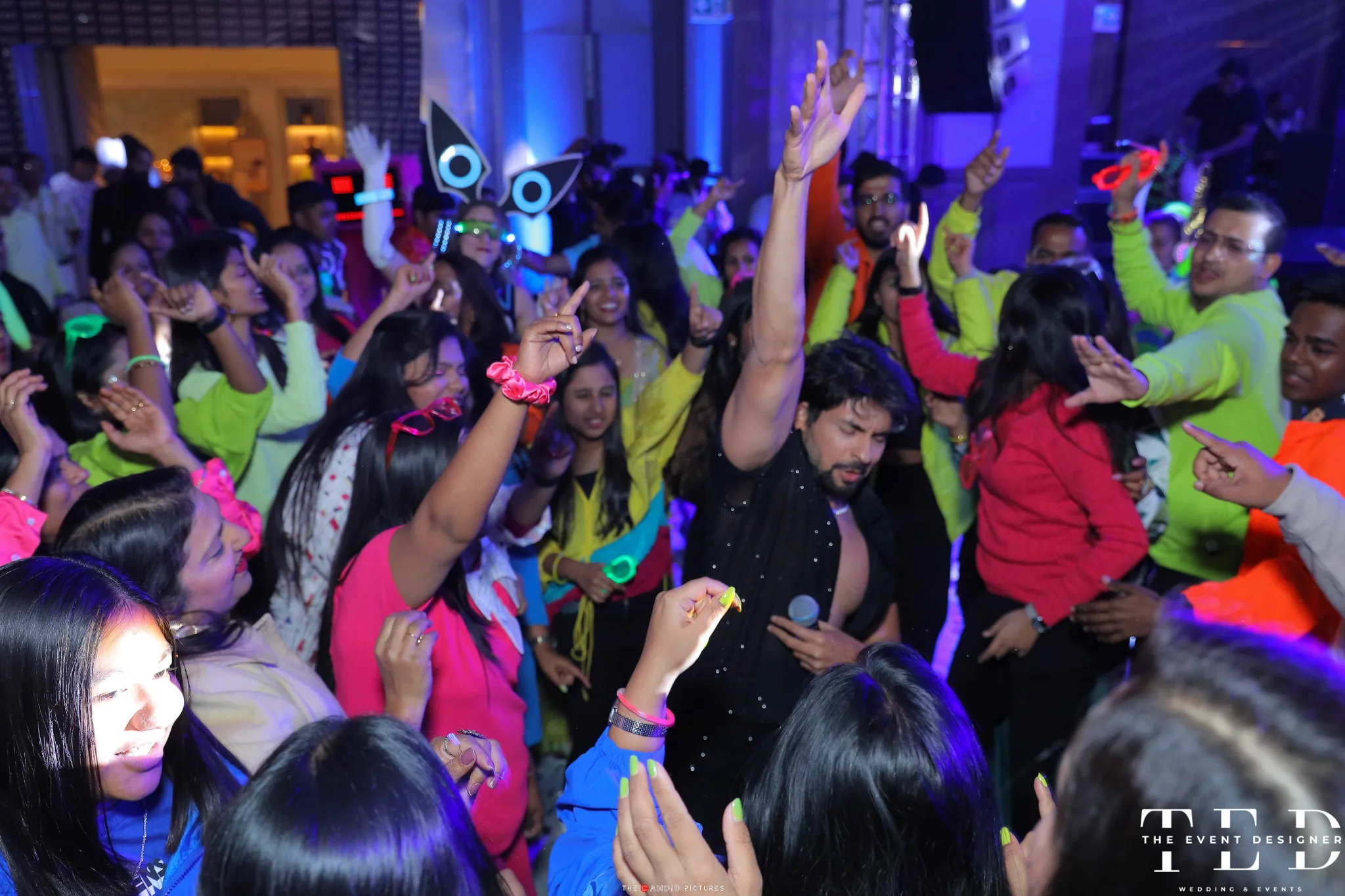 decoration at itc of neon partyy