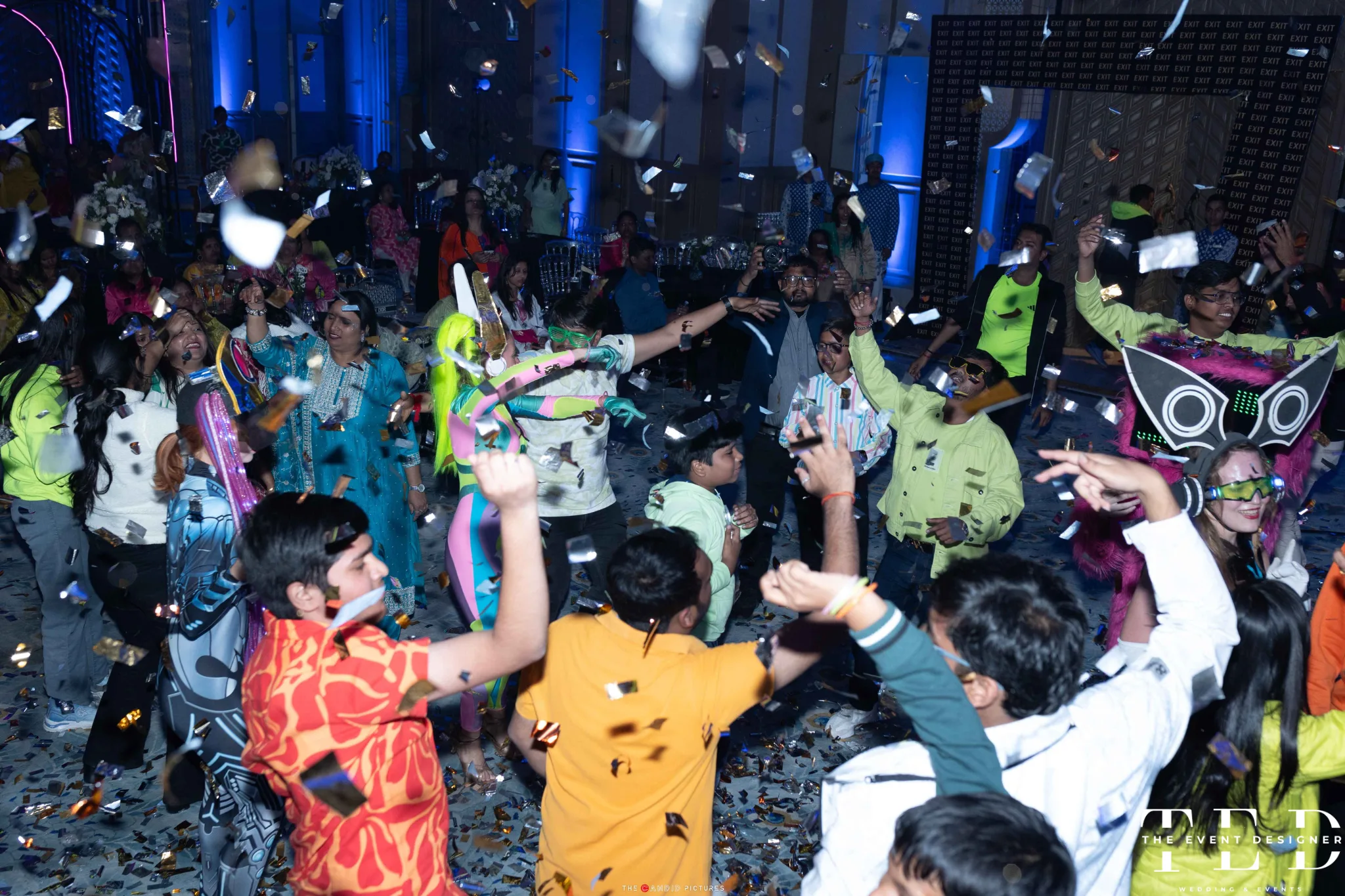 neon party at itc momentos