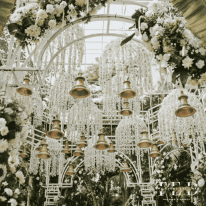 HOME 7 white flower wedding decor