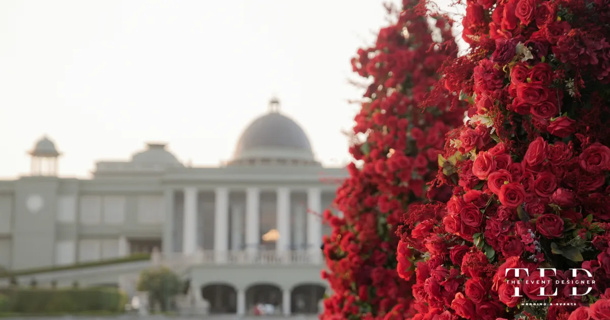 BLOG 379 Flowers for Luxury Weddings