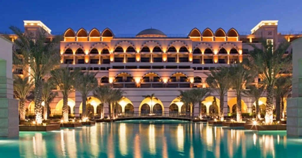 Top 7 Ultra-Luxury Beach-Front Wedding Venues in Dubai (2025–26) 7 Jumeirah Zabeel Saray