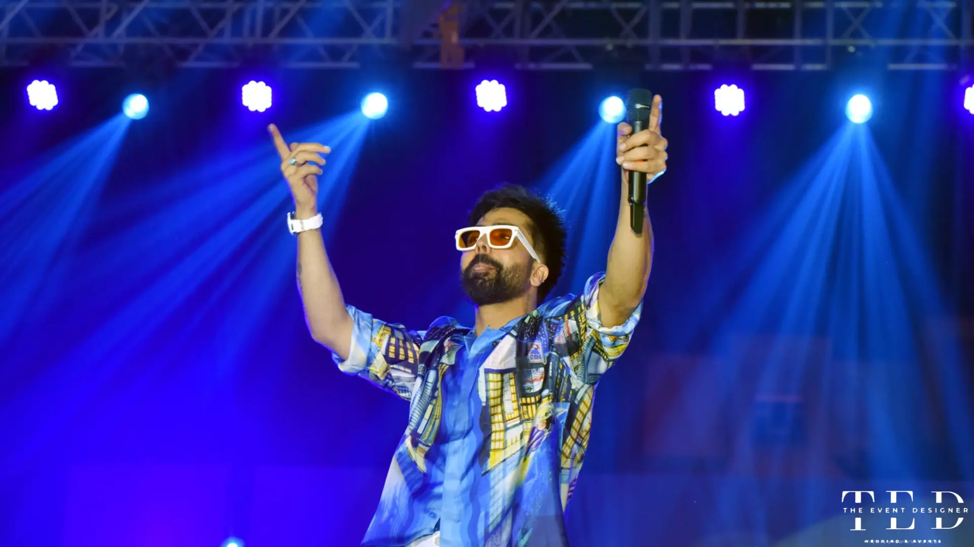 5 Reasons Why You Should Hire a Wedding Planner