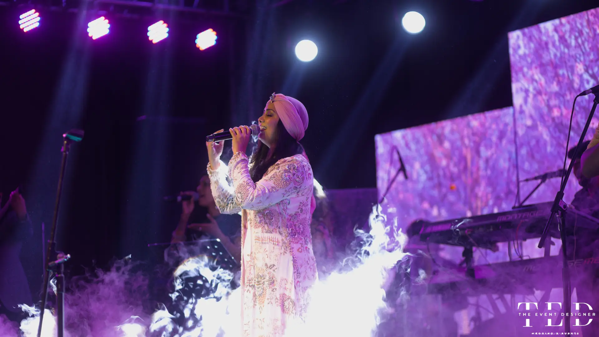 5 Reasons Why You Should Hire a Wedding Planner