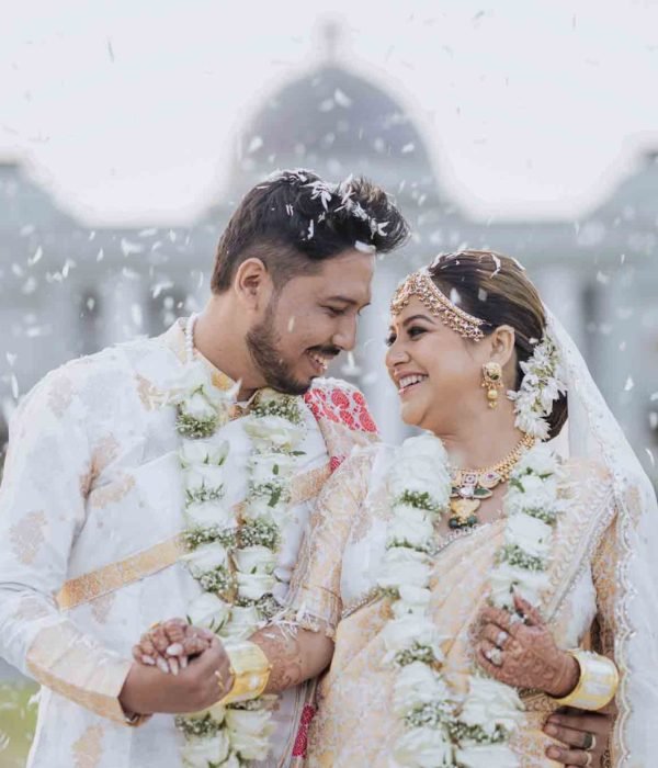 Luxury-Destination-Wedding-Couple-Portrait-at-Raffles-Udaipur