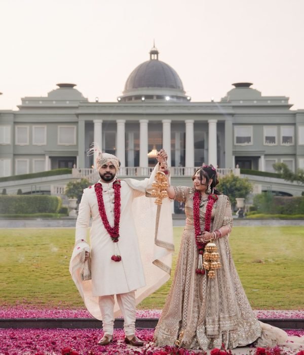 Luxury-Wedding-Couple-Raffles-Udaipur-Backdrop