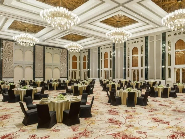 The Leela Palace 12